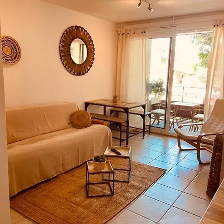 Chez Louis De Uzes Apartment Exterior photo