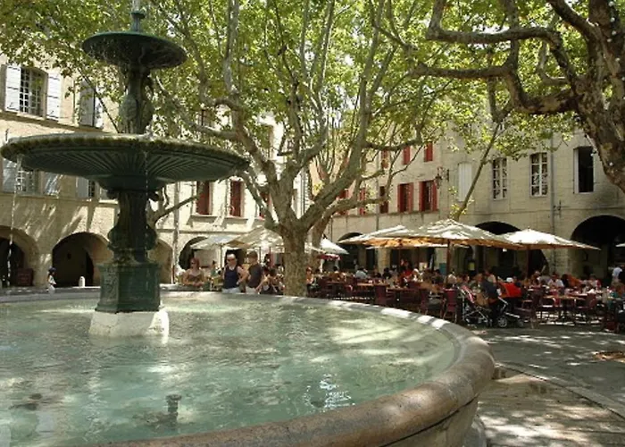 Chez Louis De Uzes
